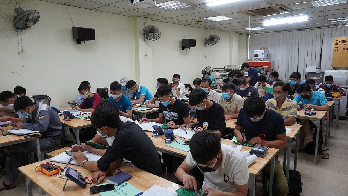 Dạy nghề điện lạnh miễn phí tại Hà Nội, cơ hội học nghề cho giới trẻ